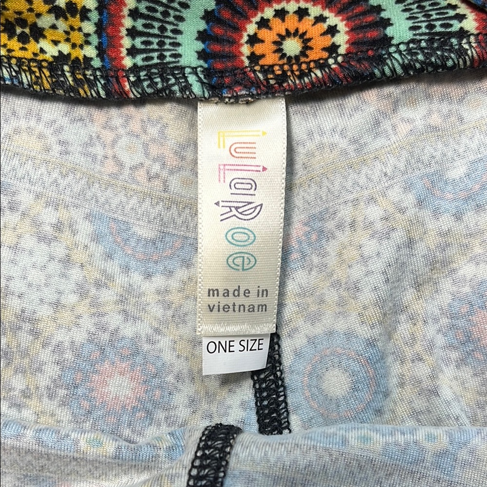 LuLaRoe Patterned Leggings - Picture 2 of 6